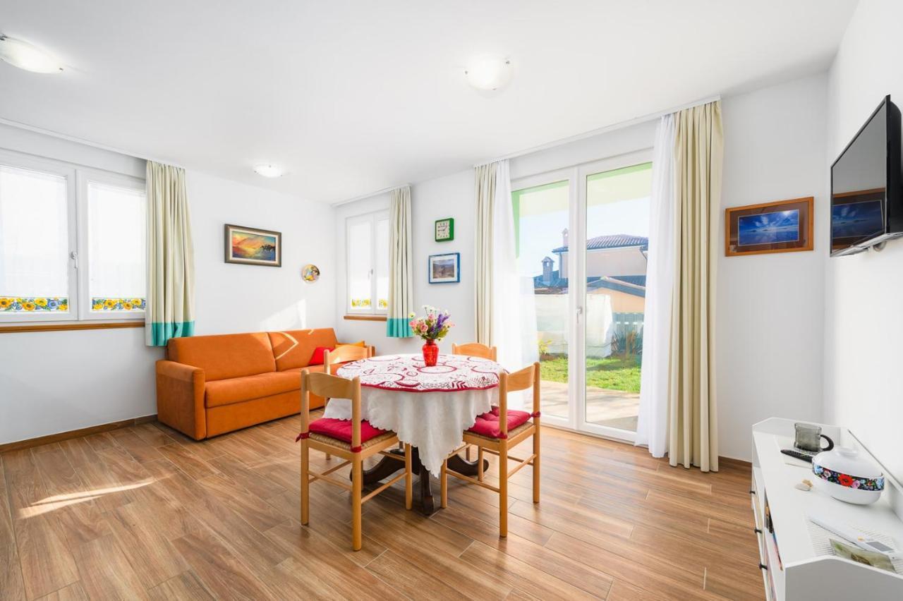 Andrea House With Apartments Umag Exterior photo