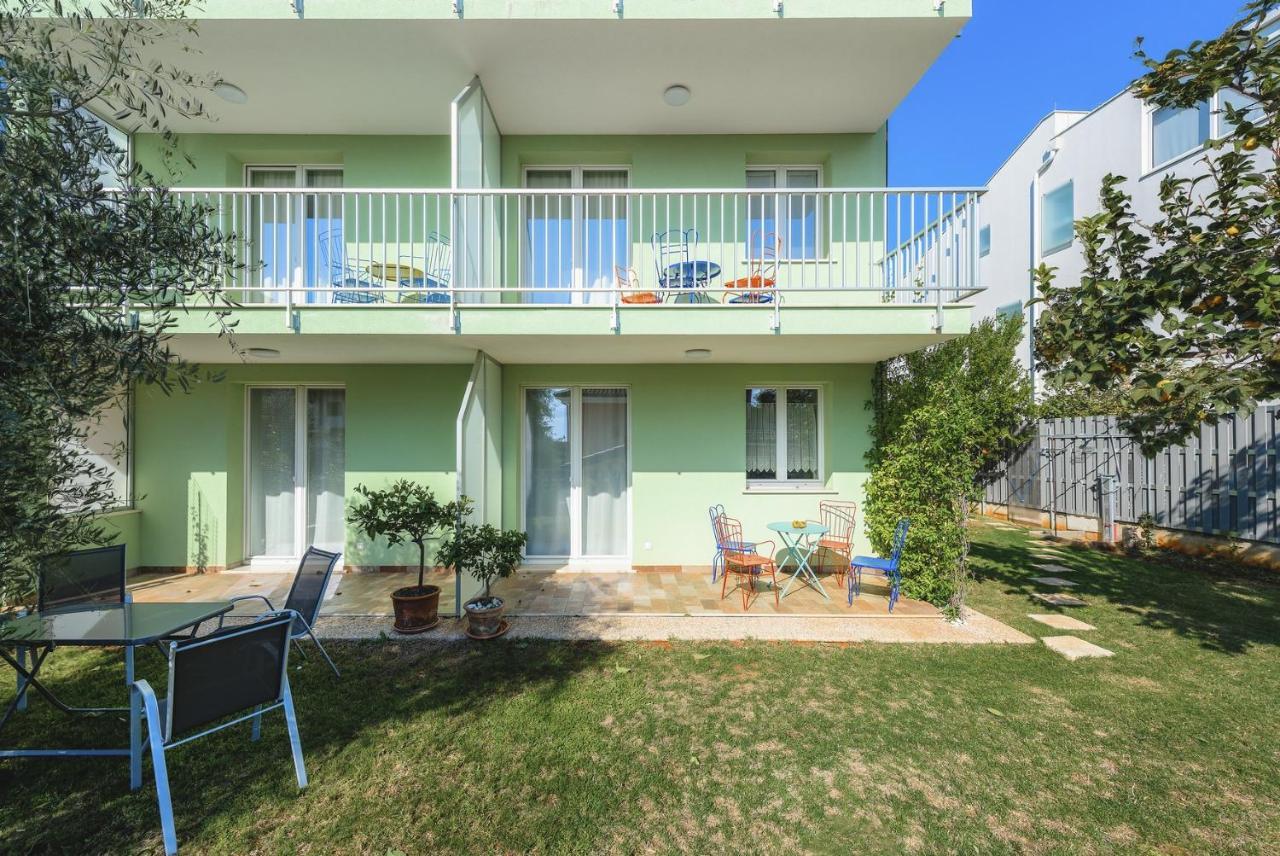 Andrea House With Apartments Umag Exterior photo